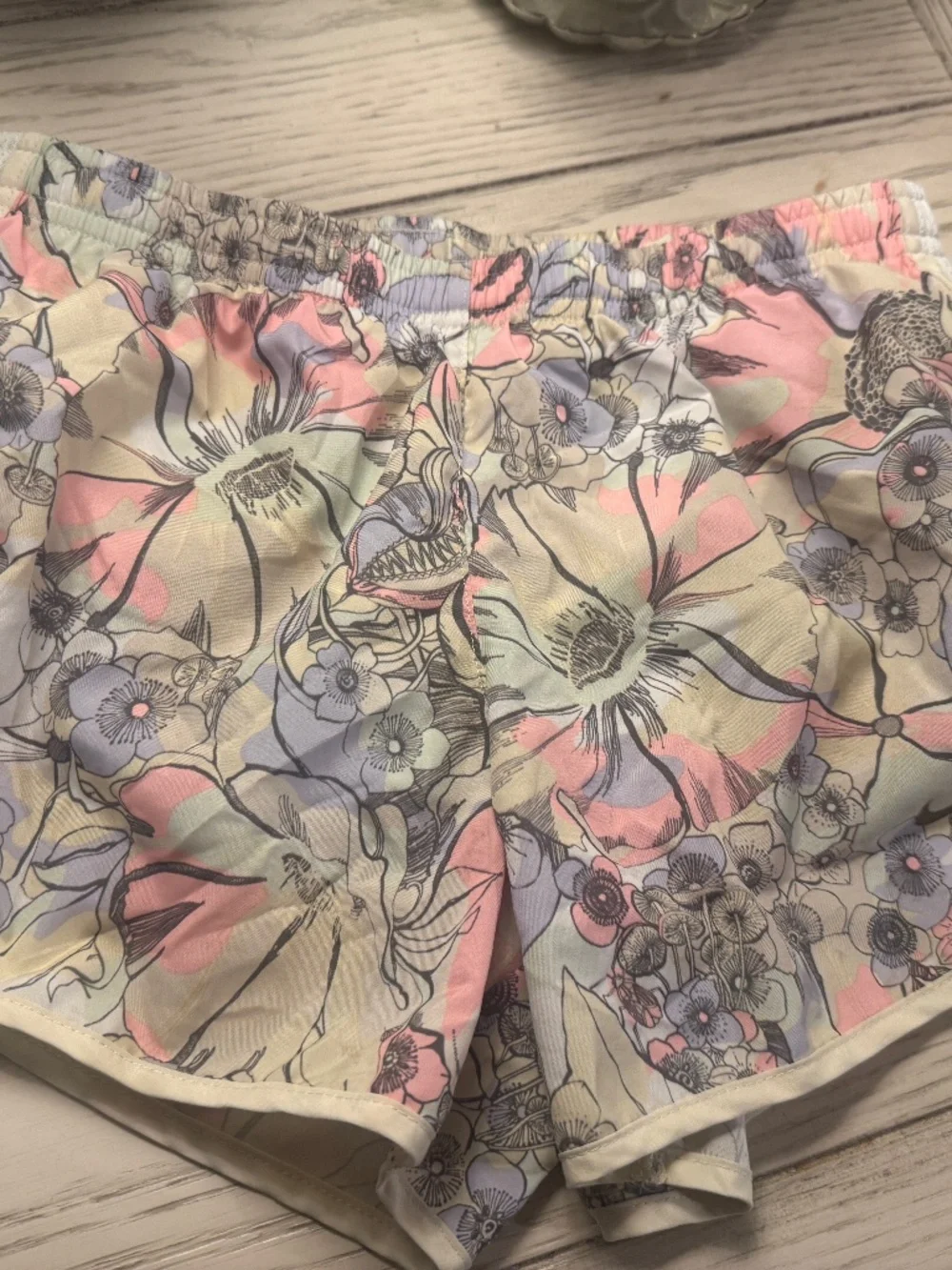 Nike kids tempo athletic shorts orewood/brown/white Big Kid size M floral print